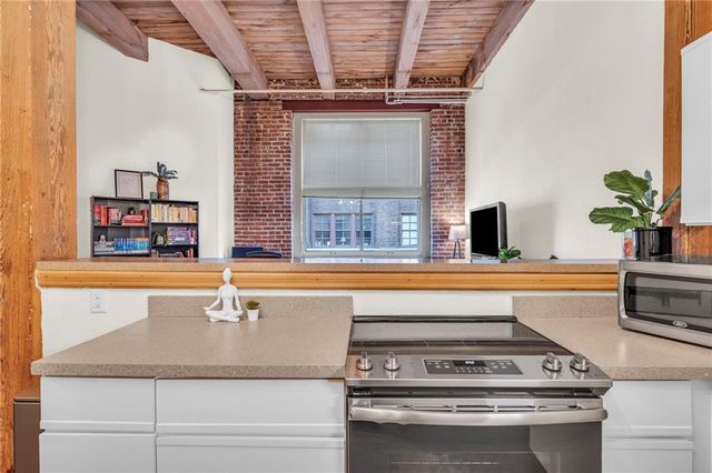 308 W 8th Street 303, Kansas City, MO 64105