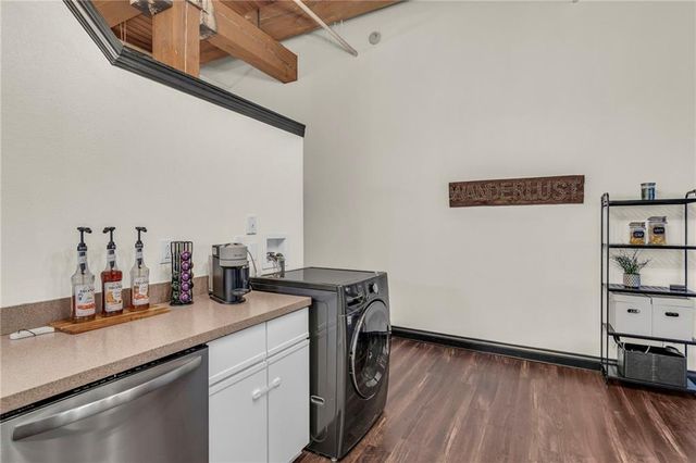 308 W 8th Street 303, Kansas City, MO 64105