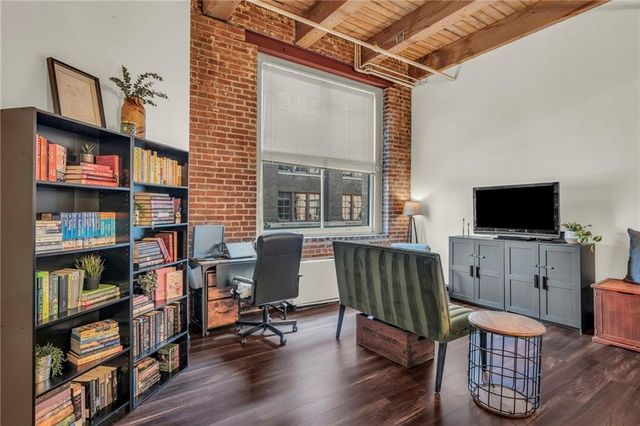 308 W 8th Street 303, Kansas City, MO 64105