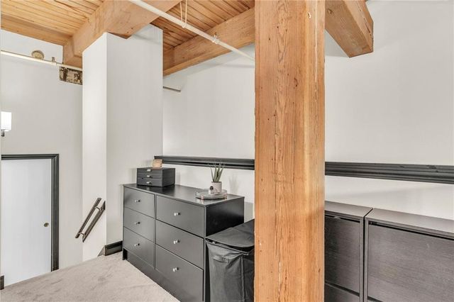 308 W 8th Street 303, Kansas City, MO 64105