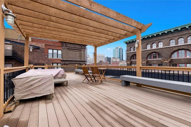 308 W 8th Street 303, Kansas City, MO 64105