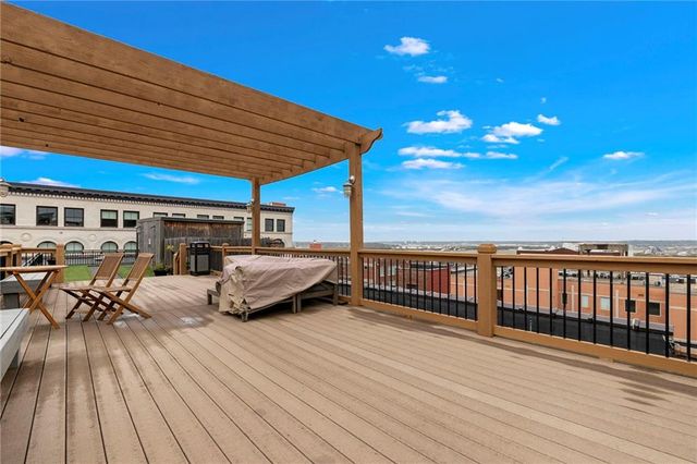 308 W 8th Street 303, Kansas City, MO 64105