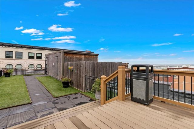 308 W 8th Street 303, Kansas City, MO 64105