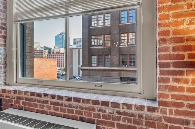 308 W 8th Street 303, Kansas City, MO 64105