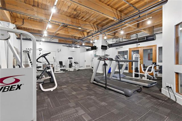 308 W 8th Street 303, Kansas City, MO 64105