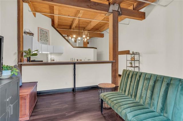 308 W 8th Street 303, Kansas City, MO 64105