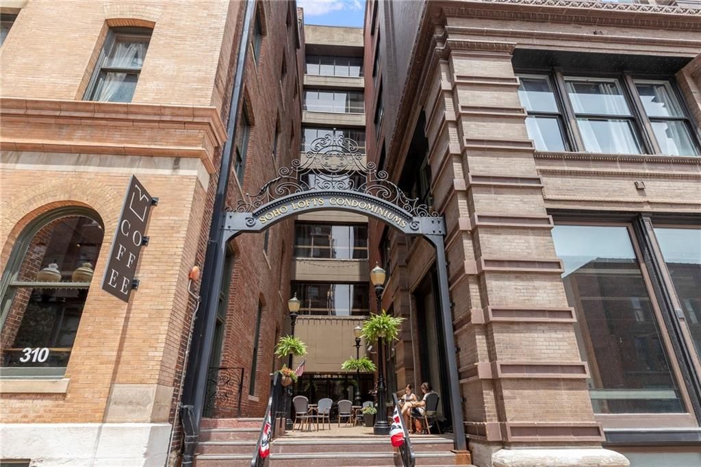 308 W 8th Street 303, Kansas City, MO 64105
