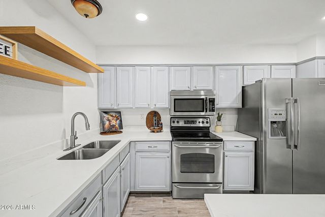 2025 W MOBILE Lane, Phoenix, AZ 85041