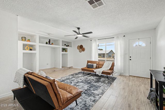 2025 W MOBILE Lane, Phoenix, AZ 85041