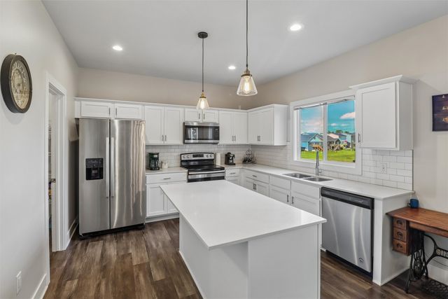 1600 E 18th Street, Norwalk, IA 50211