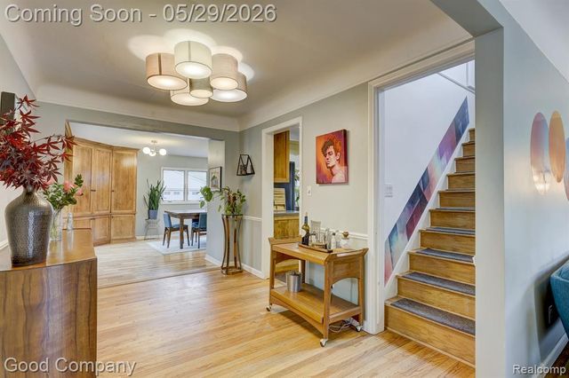 10074 Lincoln Drive, Huntington Woods, MI 48070
