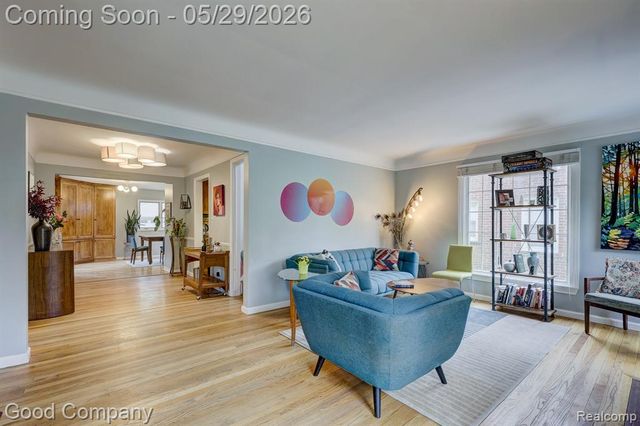 10074 Lincoln Drive, Huntington Woods, MI 48070