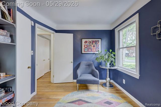 10074 Lincoln Drive, Huntington Woods, MI 48070