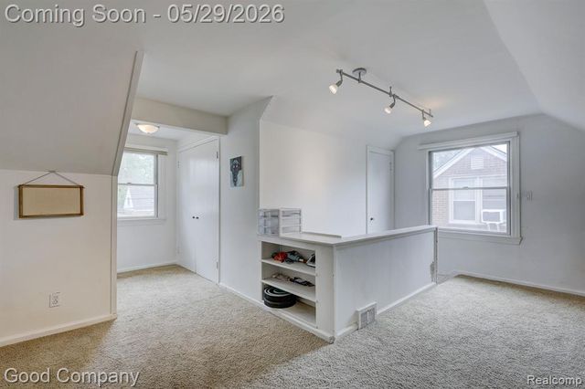 10074 Lincoln Drive, Huntington Woods, MI 48070