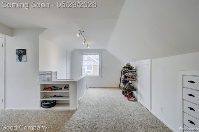 10074 Lincoln Drive, Huntington Woods, MI 48070