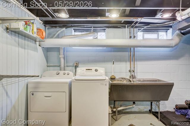 10074 Lincoln Drive, Huntington Woods, MI 48070