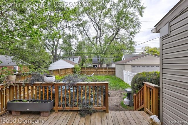 10074 Lincoln Drive, Huntington Woods, MI 48070