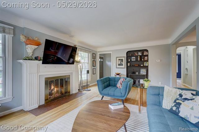 10074 Lincoln Drive, Huntington Woods, MI 48070