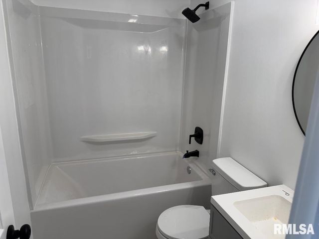 5821 N GRACELAND Drive, Peoria, IL 61614