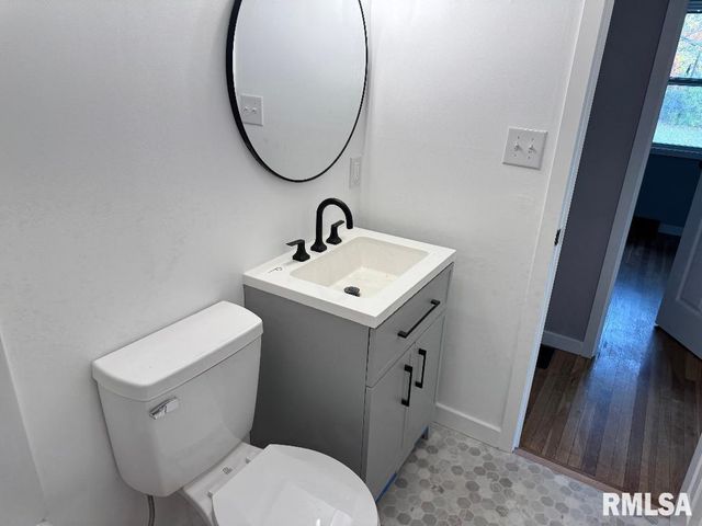 5821 N GRACELAND Drive, Peoria, IL 61614