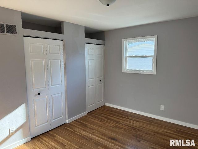 5821 N GRACELAND Drive, Peoria, IL 61614