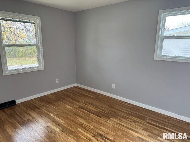 5821 N GRACELAND Drive, Peoria, IL 61614