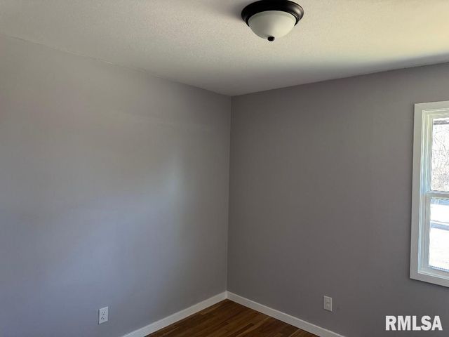 5821 N GRACELAND Drive, Peoria, IL 61614