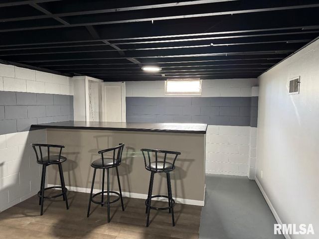 5821 N GRACELAND Drive, Peoria, IL 61614