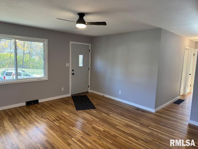 5821 N GRACELAND Drive, Peoria, IL 61614