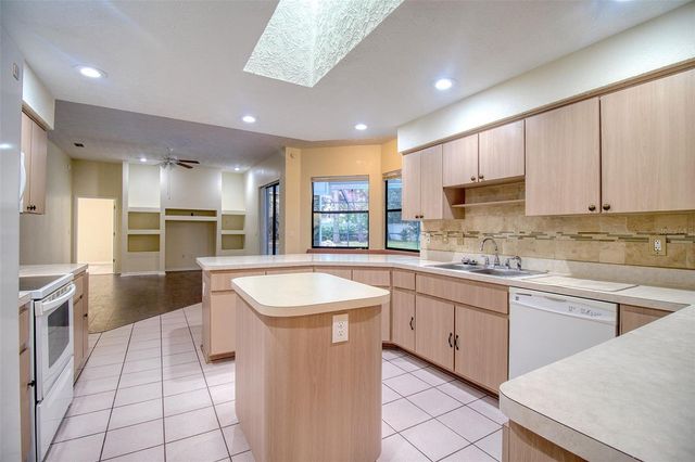 18608 AUTUMN LAKE BOULEVARD, Hudson, FL 34667