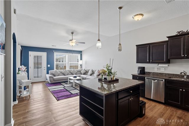 136 Waterhaven Way, Springboro, OH 45066