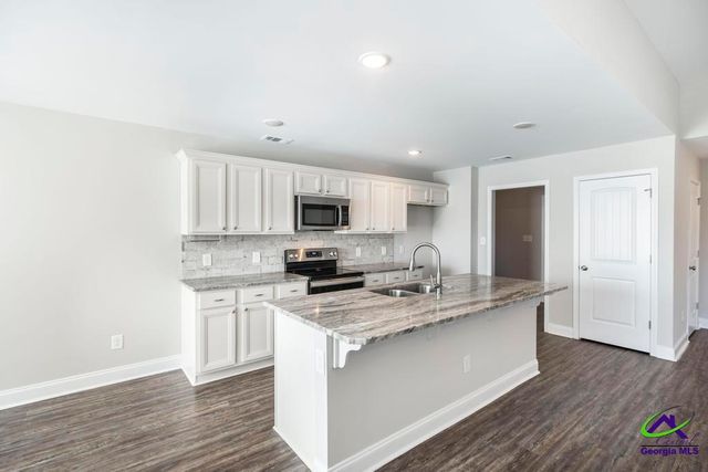 133 Worchester Circle, Perry, GA 31069