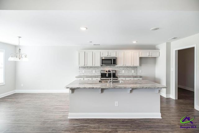 133 Worchester Circle, Perry, GA 31069