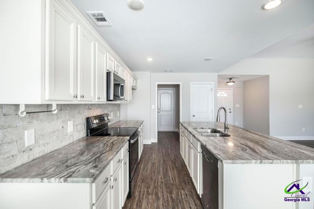 133 Worchester Circle, Perry, GA 31069