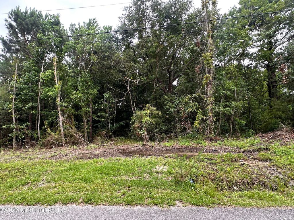 5181 Oak Street, Bay Saint Louis, MS 39520