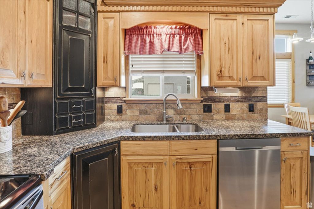 Image 13 of property listing at 6207 W 1900 N, Warren, UT 84404