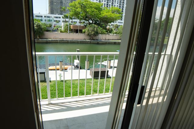 1650 NE 115th Street 208, Miami, FL 33181