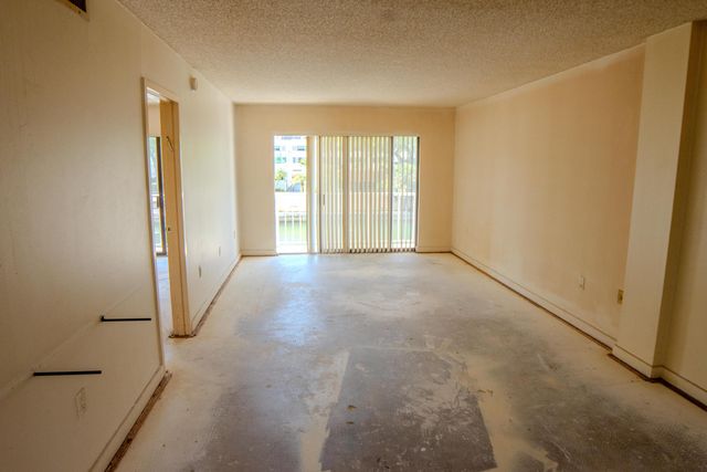 1650 NE 115th Street 208, Miami, FL 33181