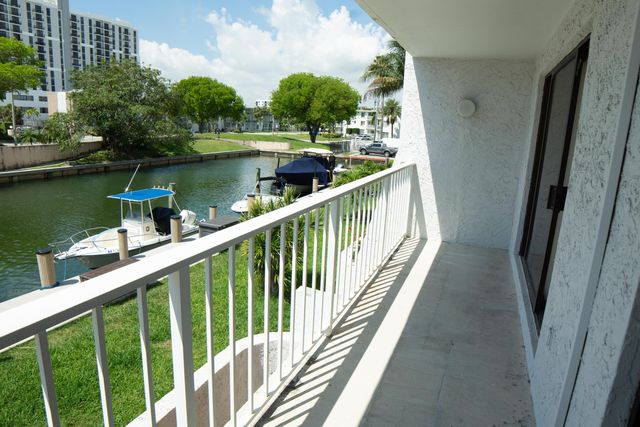 1650 NE 115th Street 208, Miami, FL 33181