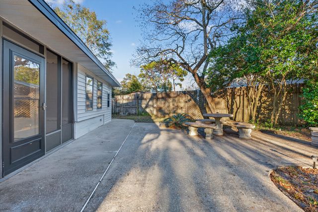 420 Paradise Road, Niceville, FL 32578