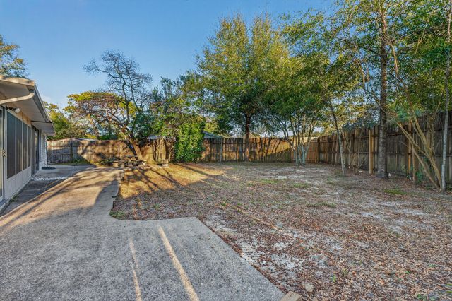 420 Paradise Road, Niceville, FL 32578