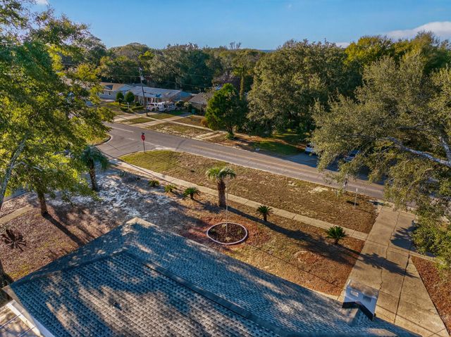 420 Paradise Road, Niceville, FL 32578