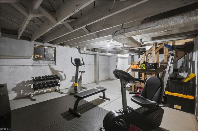 124 Armstrong ST, Portsmouth, VA 23704