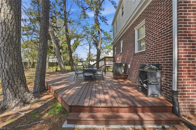 124 Armstrong ST, Portsmouth, VA 23704