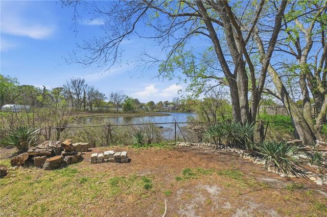 124 Armstrong ST, Portsmouth, VA 23704