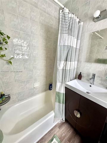 330 74th St 15, Miami Beach, FL 33141
