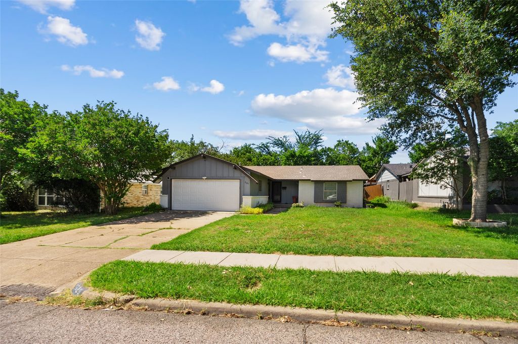 2629 Peach Tree Lane, Irving, TX 75062