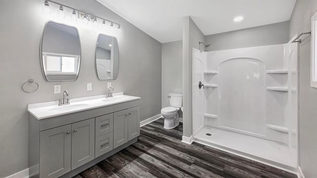 113 Island View Drive, Waverly, IA 50677