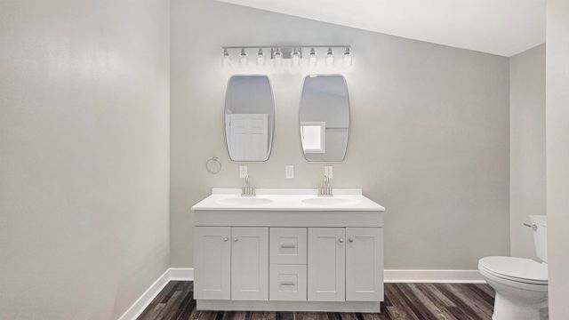 113 Island View Drive, Waverly, IA 50677