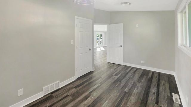 113 Island View Drive, Waverly, IA 50677